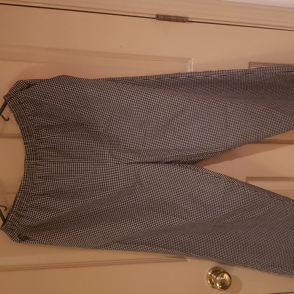 Alfred Dunner Black & White checked pants